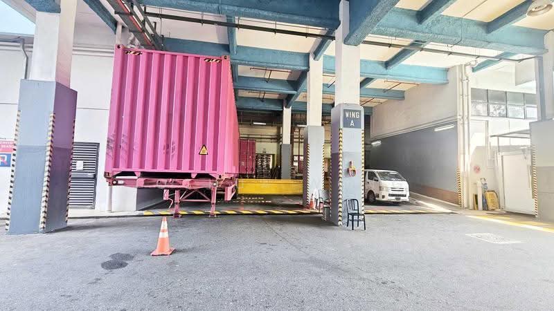 Henderson Industrial Park, 203 Henderson Road, Alexandra / Commonwealth, 4,370 sqft, Light Industrial (B1) For Sale, by Joshua Wong, 500248882 - Exterior - CommercialGuru.com.sg