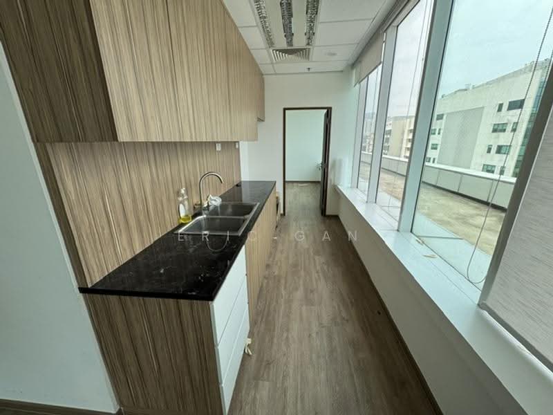 1,087 sqft, 7th floor Unit