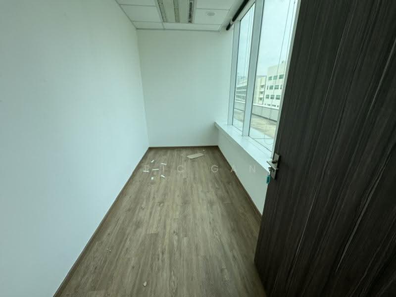 1,087 sqft, 7th floor Unit