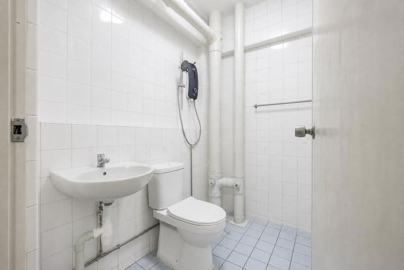508 Jelapang Road, 508 Jelapang Road, Dairy Farm / Bukit Panjang / Choa Chu Kang, 3 Bedrooms, 969 sqft, HDB Flat For Sale, by KOH YONG JIAN, 500248896 - Bathroom - PropertyGuru.com.sg