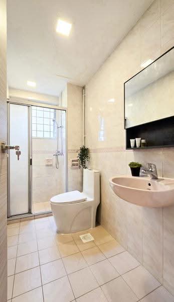Sunbird View, 189A Sunbird Road, Bedok / Upper East Coast, Room Rental, 200 sqft, Walk-up Apartment For Rent, by Wehome Co-Living, 500248897 - Common Bathroom and Toilet 1 - PropertyGuru.com.sg