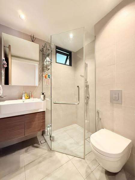 Uptown @ Farrer, 2 Perumal Road Singapore, Farrer Park / Serangoon Rd, 3 Bedrooms, 1,292 sqft, Condominium For Sale, by James Yeo, 500248898 - Bathroom - PropertyGuru.com.sg