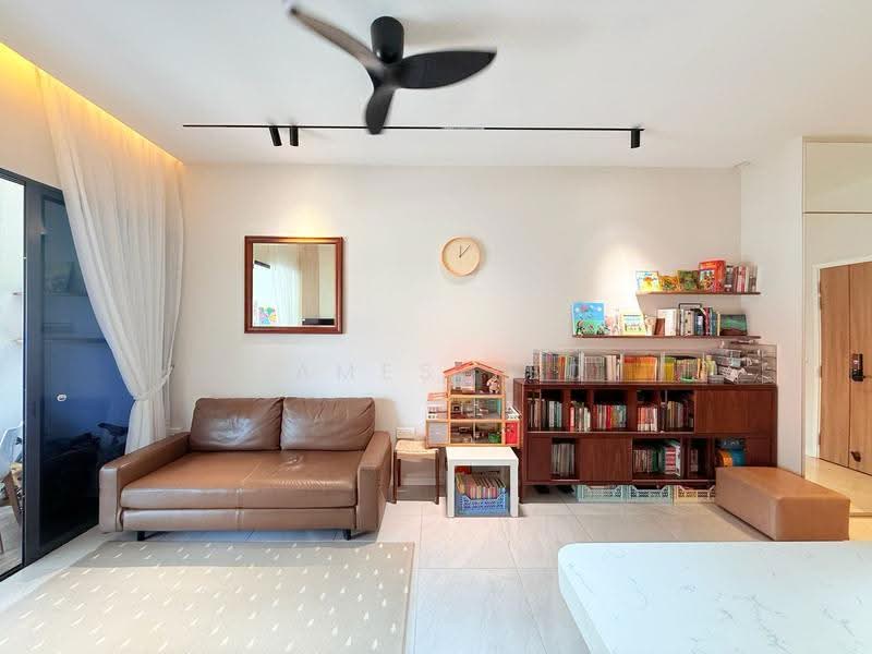 Uptown @ Farrer, 2 Perumal Road Singapore, Farrer Park / Serangoon Rd, 3 Bedrooms, 1,292 sqft, Condominium For Sale, by James Yeo, 500248898 - Living Room - PropertyGuru.com.sg