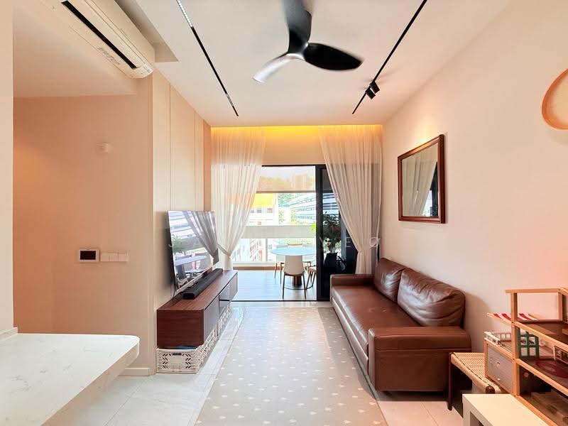 Uptown @ Farrer, 2 Perumal Road Singapore, Farrer Park / Serangoon Rd, 3 Bedrooms, 1,292 sqft, Condominium For Sale, by James Yeo, 500248898 - Living Room - PropertyGuru.com.sg