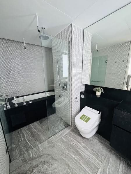 10 Evelyn, 10 Evelyn Road, Newton / Novena, 3 Bedrooms, 1,410 sqft, Condominium For Sale, by Marcus Liu, 500248900 - Bathroom - PropertyGuru.com.sg