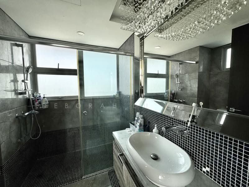 The Vision, 73 West Coast Crescent, Buona Vista / West Coast / Clementi New Town, 2 Bedrooms, 904 sqft, Condominium For Sale, by Deborah Lu 陆滢滢, 500248920 - Bathroom - PropertyGuru.com.sg