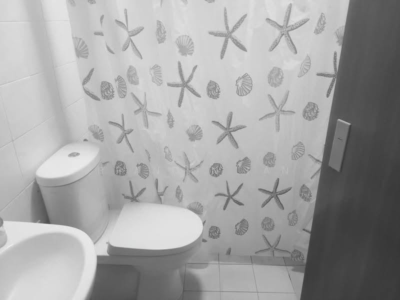 652 Jurong West Street 61, 652 Jurong West Street 61, Boon Lay / Jurong / Tuas, Room Rental, 100 sqft, HDB Flat For Rent, by Brandon Tan, 500248921 - Bathroom - PropertyGuru.com.sg