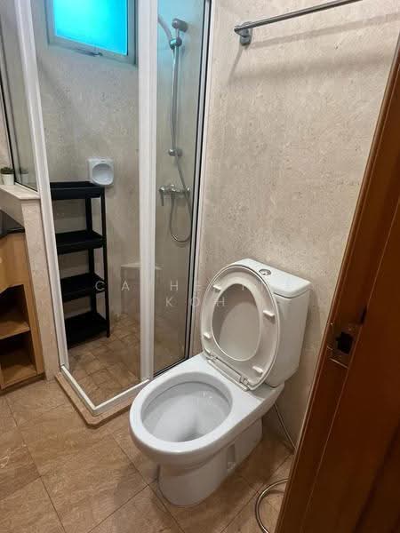 Queens, 10 Stirling Road, Alexandra / Commonwealth, Room Rental, 100 sqft, Condominium For Rent, by Catherine Koh, 500248924 - 3104 Bathroom 1 - PropertyGuru.com.sg