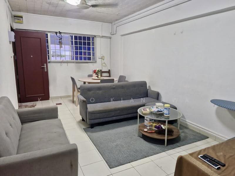 898 Tampines Street 81, 898 Tampines Street 81, Pasir Ris / Tampines, 2 Bedrooms, 797 sqft, HDB Flat For Sale, by Ken Ho Kian Hwa, 500248925 - Living Room - PropertyGuru.com.sg