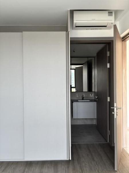 Norwood Grand, Admiralty / Woodlands, 2 Bedrooms, 624 sqft, Condominium For Rent, by Edwin Lim, 500248927 - Master Bedroom Wardrobe - PropertyGuru.com.sg
