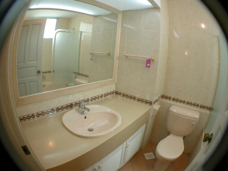 Avila Gardens, 11 Flora Road, Changi Airport / Changi Village, 3 Bedrooms, 1,302 sqft, Condominium For Rent, by Jasline Teo, 500248928 - Bathroom - PropertyGuru.com.sg