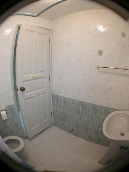 Avila Gardens, 11 Flora Road, Changi Airport / Changi Village, 3 Bedrooms, 1,302 sqft, Condominium For Rent, by Jasline Teo, 500248928 - Bathroom - PropertyGuru.com.sg