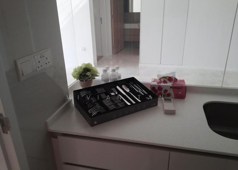 The Lakefront Residences, 48 Lakeside Drive, Boon Lay / Jurong / Tuas, 3 Bedrooms, 1,001 sqft, Condominium For Sale, by Vivian Tan, 500248935 - Kitchen - PropertyGuru.com.sg