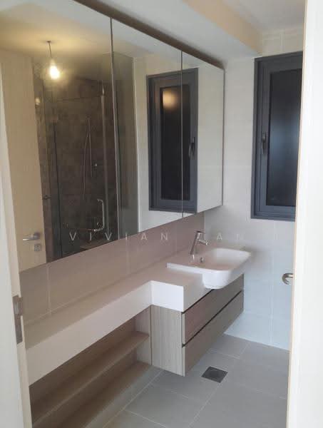 The Lakefront Residences, 48 Lakeside Drive, Boon Lay / Jurong / Tuas, 3 Bedrooms, 1,001 sqft, Condominium For Sale, by Vivian Tan, 500248935 - Bathroom - PropertyGuru.com.sg