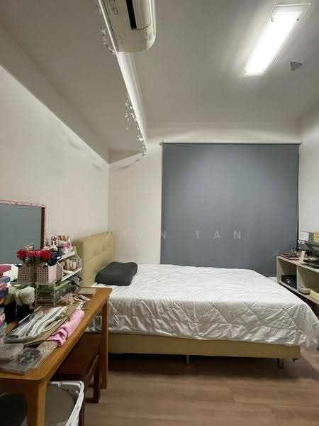 The Lakefront Residences, 48 Lakeside Drive, Boon Lay / Jurong / Tuas, 3 Bedrooms, 1,001 sqft, Condominium For Sale, by Vivian Tan, 500248935 - Bedroom - PropertyGuru.com.sg