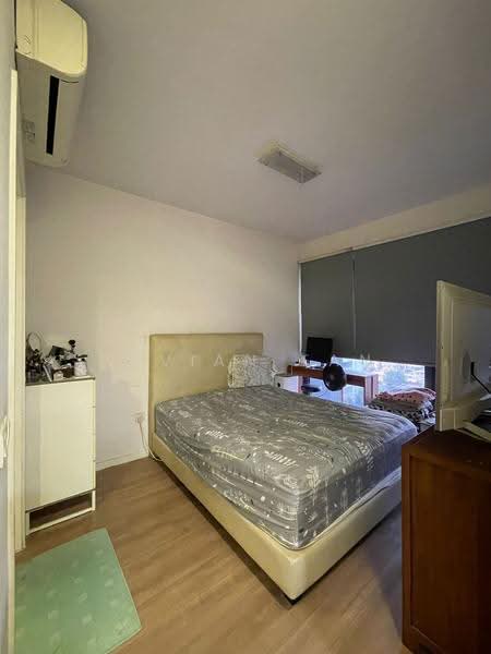 The Lakefront Residences, 48 Lakeside Drive, Boon Lay / Jurong / Tuas, 3 Bedrooms, 1,001 sqft, Condominium For Sale, by Vivian Tan, 500248935 - Bedroom - PropertyGuru.com.sg