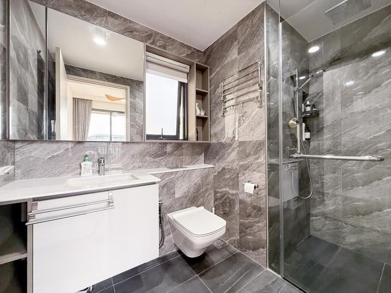 Sengkang Grand Residences, 76 Compassvale Bow, Hougang / Punggol / Sengkang, 3 Bedrooms, 936 sqft, Condominium For Sale, by Jonathan Yeo, 500248937 - Master Bathroom - PropertyGuru.com.sg