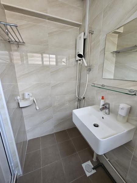 19 Toh Yi Drive, 19 Toh Yi Drive, Clementi Park / Upper Bukit Timah, Room Rental, 150 sqft, HDB Flat For Rent, by Jason Hew (丘汶弗), 500248948 - Bathroom - PropertyGuru.com.sg