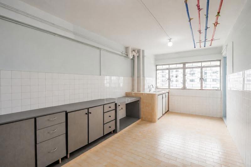 530 Bedok North Street 3, 530 Bedok North Street 3, Bedok / Upper East Coast, 2 Bedrooms, 732 sqft, HDB Flat For Sale, by Reine Chan, 500248954 - Kitchen - PropertyGuru.com.sg