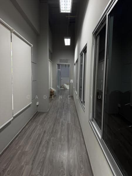 Mega@Woodlands, 39 Woodlands Close, Admiralty / Woodlands, 1,100 sqft, Light Industrial (B1) For Rent, by Cadence Yu, 500248967 - Corridor - CommercialGuru.com.sg