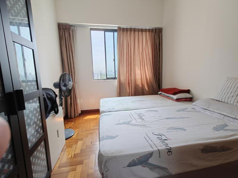 Harbour View Towers, 21 Telok Blangah Drive, Harbourfront / Telok Blangah, 3 Bedrooms, 1,206 sqft, Condominium For Rent, by Simon Chuah, 500248971 - Bedroom - PropertyGuru.com.sg