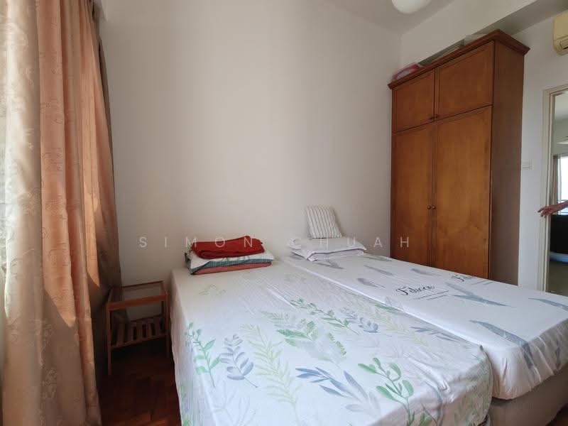 Harbour View Towers, 21 Telok Blangah Drive, Harbourfront / Telok Blangah, 3 Bedrooms, 1,206 sqft, Condominium For Rent, by Simon Chuah, 500248971 - Bedroom - PropertyGuru.com.sg