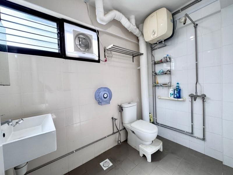 52 Teban Gardens Road, 52 52, Boon Lay / Jurong / Tuas, 3 Bedrooms, 1,302 sqft, HDB Flat For Sale, by Phoebe Ang, 500248972 - PropertyGuru.com.sg