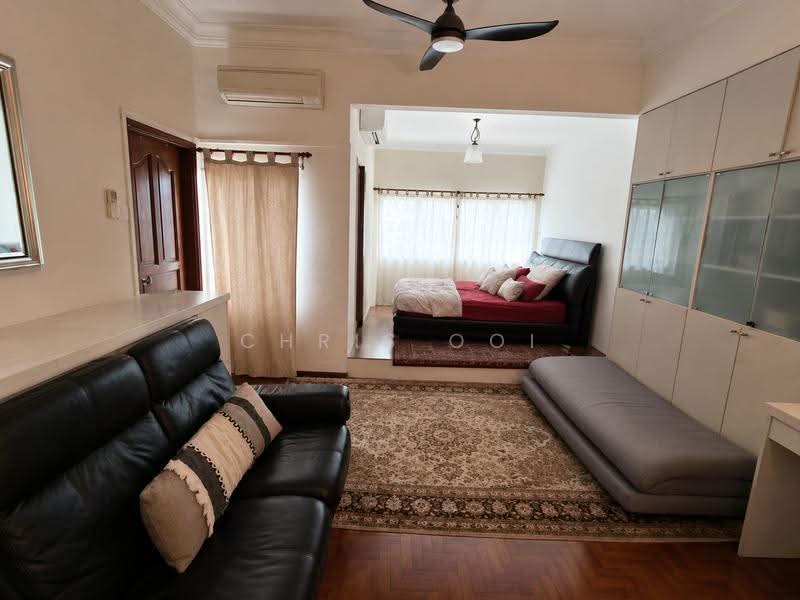 Yong Seng Estate, Jalan Senang, Eunos / Geylang / Paya Lebar, 5 Bedrooms, 4,500 sqft, Terraced House For Sale, by Chris Ooi, 500248981 - Living Room - PropertyGuru.com.sg