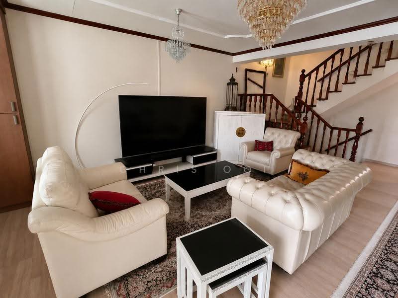 Yong Seng Estate, Jalan Senang, Eunos / Geylang / Paya Lebar, 5 Bedrooms, 4,500 sqft, Terraced House For Sale, by Chris Ooi, 500248981 - Living Room - PropertyGuru.com.sg