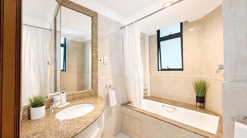 Valley Park, 473 River Valley Road, Tanglin / Holland / Bukit Timah, 2 Bedrooms, 1,216 sqft, Condominium For Rent, by Laven Loo 吕欣颐, 500248983 - PropertyGuru.com.sg