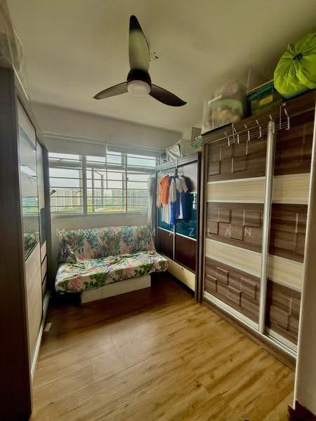 221A Sumang Lane, 221A Sumang Lane, Hougang / Punggol / Sengkang, 2 Bedrooms, 732 sqft, HDB Flat For Sale, by Miza Mazlan, 500248998 - Living Room - PropertyGuru.com.sg