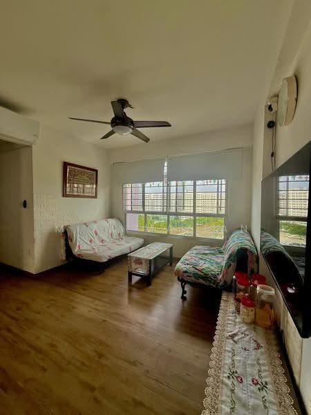 221A Sumang Lane, 221A Sumang Lane, Hougang / Punggol / Sengkang, 2 Bedrooms, 732 sqft, HDB Flat For Sale, by Miza Mazlan, 500248998 - Living Room - PropertyGuru.com.sg