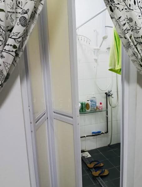 841 Tampines Street 83, 841 Tampines Street 83, Pasir Ris / Tampines, Room Rental, 130 sqft, HDB Flat For Rent, by Joyce Mae Sim, 500249005 - Super clean ensuite bathroom - PropertyGuru.com.sg