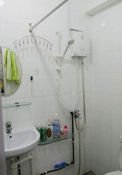841 Tampines Street 83, 841 Tampines Street 83, Pasir Ris / Tampines, Room Rental, 130 sqft, HDB Flat For Rent, by Joyce Mae Sim, 500249005 - Water heater - PropertyGuru.com.sg