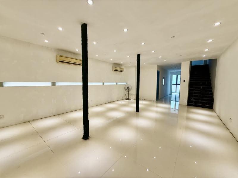 Oxley BizHub, 61 Ubi Road 1, Eunos / Geylang / Paya Lebar, 2,237 sqft, Light Industrial (B1) For Rent, by Shawn Thayalan, 500249016 - CommercialGuru.com.sg