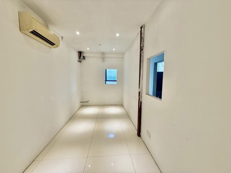 Oxley BizHub, 61 Ubi Road 1, Eunos / Geylang / Paya Lebar, 2,237 sqft, Light Industrial (B1) For Rent, by Shawn Thayalan, 500249016 - CommercialGuru.com.sg