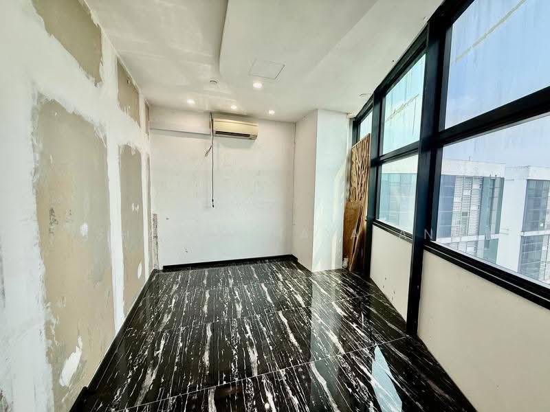 Oxley BizHub, 61 Ubi Road 1, Eunos / Geylang / Paya Lebar, 2,237 sqft, Light Industrial (B1) For Rent, by Shawn Thayalan, 500249016 - CommercialGuru.com.sg