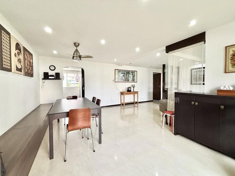 858 Yishun Avenue 4, 858 Yishun Avenue 4, Sembawang / Yishun, 3 Bedrooms, 1,313 sqft, HDB Flat For Sale, by Jason Liew 俊明, 500249020 - Living Room - PropertyGuru.com.sg