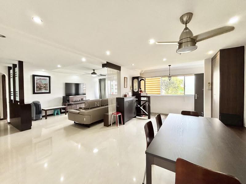858 Yishun Avenue 4, 858 Yishun Avenue 4, Sembawang / Yishun, 3 Bedrooms, 1,313 sqft, HDB Flat For Sale, by Jason Liew 俊明, 500249020 - Living Room - PropertyGuru.com.sg