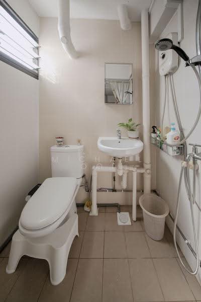 158 Tampines Street 12, 158 Tampines Street 12, Pasir Ris / Tampines, 3 Bedrooms, 980 sqft, HDB Flat For Sale, by Michael Ooi, 500249053 - Bathroom - PropertyGuru.com.sg
