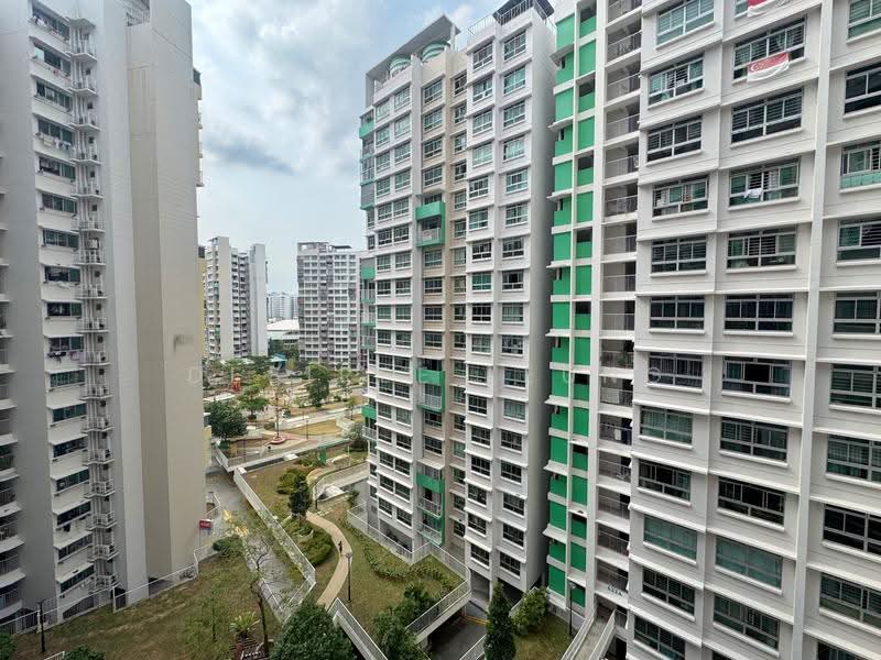 623B Punggol Central, 623B Punggol Central, Hougang / Punggol / Sengkang, 3 Bedrooms, 1,012 sqft, HDB Flat For Sale, by Desiree Leung, 500249056 - Living Room View - PropertyGuru.com.sg