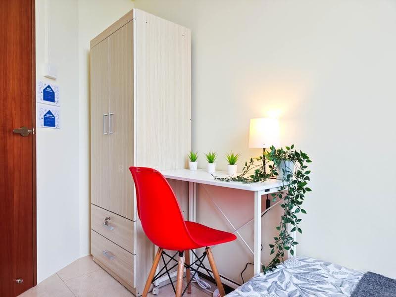 The Lakeshore, 31 Jurong West Street 41, Boon Lay / Jurong / Tuas, Room Rental, 120 sqft, Condominium For Rent, by Reena Tan, 500249057 - PropertyGuru.com.sg