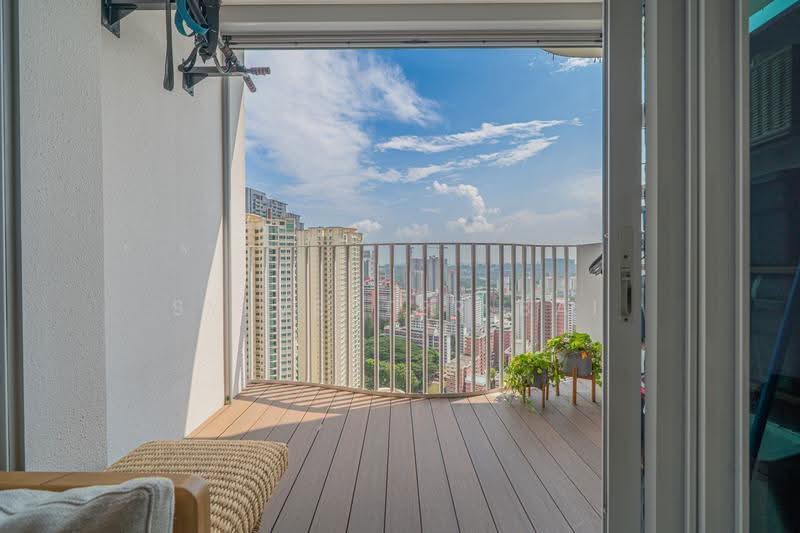 Queens Peak, 1 Dundee Road, Alexandra / Commonwealth, 3 Bedrooms, 840 sqft, Condominium For Sale, by Sylvester Bai, 500249070 - Balcony - PropertyGuru.com.sg