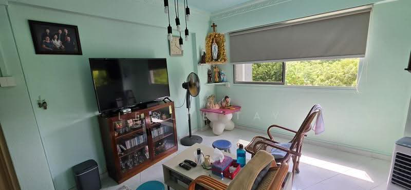 458 Hougang Avenue 10, 458 Hougang Avenue 10, Hougang / Punggol / Sengkang, 3 Bedrooms, 1,152 sqft, HDB Flat For Sale, by Leslie Tay, 500249074 - Living Room - PropertyGuru.com.sg