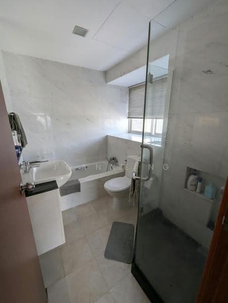 Cote D'Azur, 60 Marine Parade Road, East Coast / Marine Parade, 2 Bedrooms, 1,109 sqft, Condominium For Rent, by Joanne Ng, 500249076 - Bathroom - PropertyGuru.com.sg