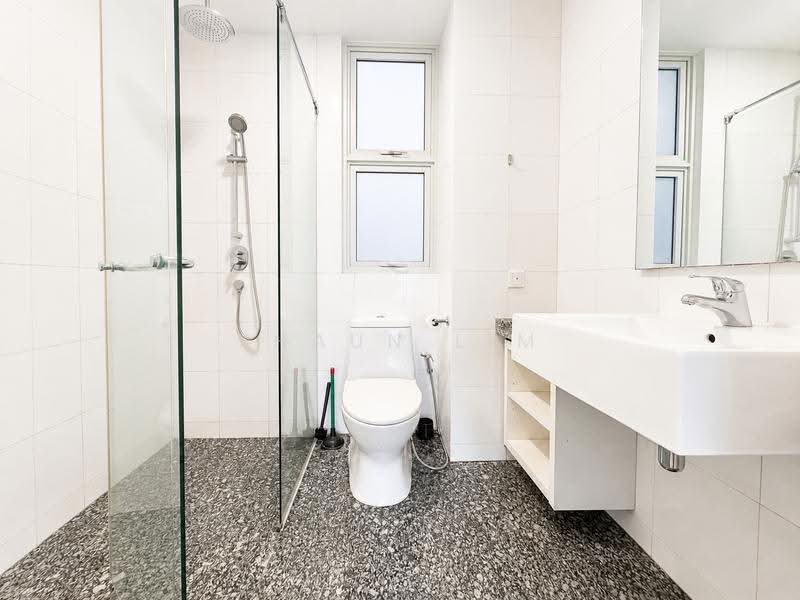 Visioncrest, 37 Oxley Rise, Orchard / River Valley, 1 Bedroom, 732 sqft, Condominium For Rent, by Shaun Lim, 500249077 - Bathroom - PropertyGuru.com.sg