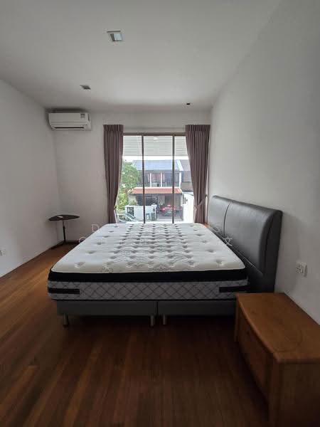 Woo Mon Chew Road, Woo Mon Chew Road, East Coast / Marine Parade, 3 Bedrooms, 2,350 sqft, Terraced House For Rent, by Douglas Chen 陈俊文, 500249080 - Bedroom - PropertyGuru.com.sg