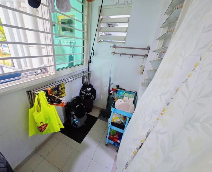 664B Punggol Drive, 664B Punggol Drive, Hougang / Punggol / Sengkang, 3 Bedrooms, 969 sqft, HDB Flat For Sale, by Sarah Sam, 500249081 - Balcony - PropertyGuru.com.sg