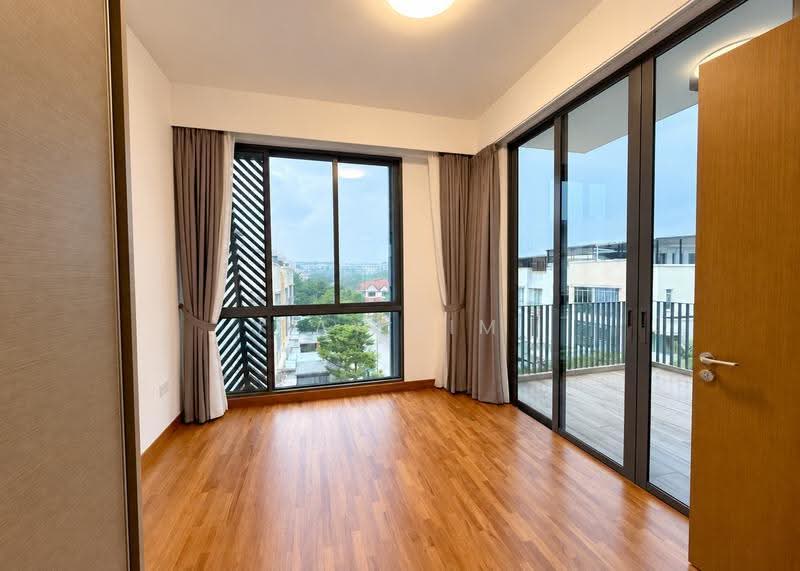Alana, Sunrise Terrace, Seletar / Yio Chu Kang, 4 Bedrooms, 3,122 sqft, Terraced House For Sale, by Ray Lim, 500249085 - Balcony - PropertyGuru.com.sg