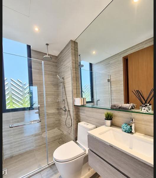 Alana, Sunrise Terrace, Seletar / Yio Chu Kang, 4 Bedrooms, 3,122 sqft, Terraced House For Sale, by Ray Lim, 500249085 - Bathroom - PropertyGuru.com.sg